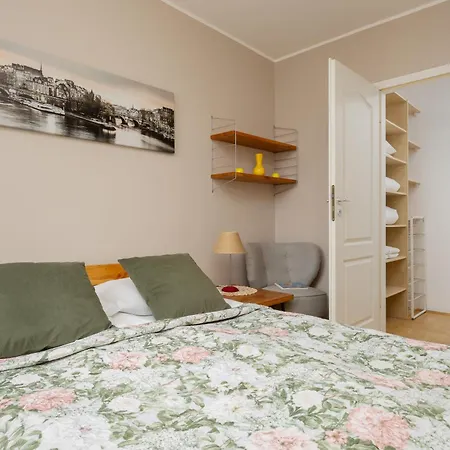 Floral With Balcony Near Gdanska By Renters Apartment