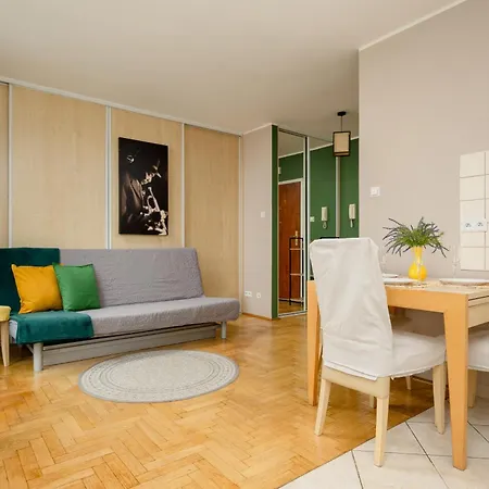 Apartment Floral With Balcony Near Gdanska By Renters *