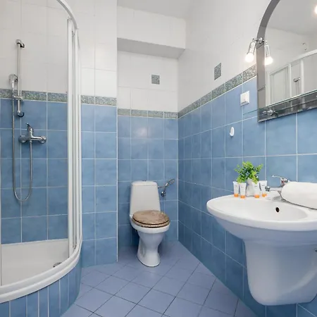 Apartment Floral With Balcony Near Gdanska By Renters *