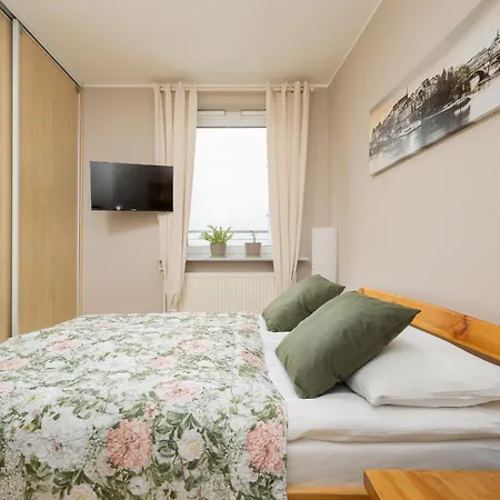 Floral With Balcony Near Gdanska By Renters *